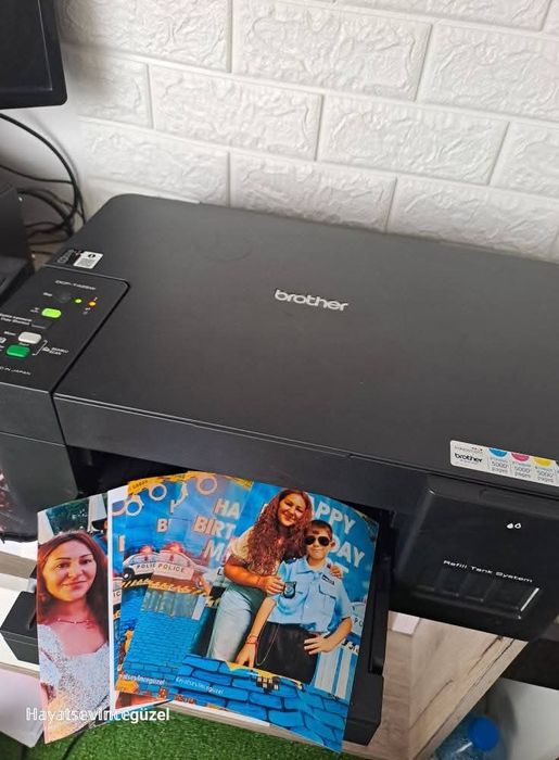 Продавам Принтер