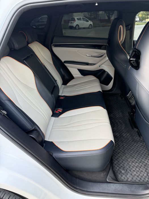 Byd Chenpion Gibrid Sotiladi