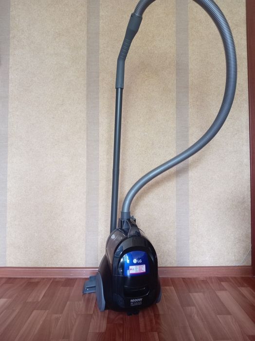 Пылесос LG 1600W