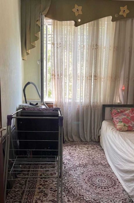 Юнусабад 8, 4/4/4 Продаётся квартира на против Биллур