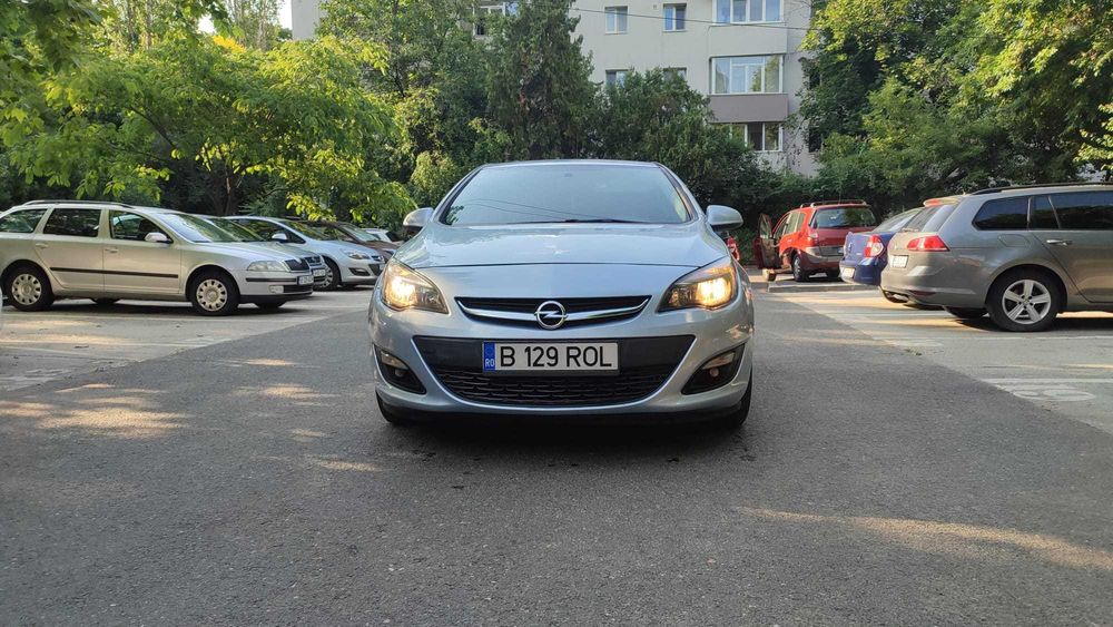Opel Astra J 1.4 benzina 2014