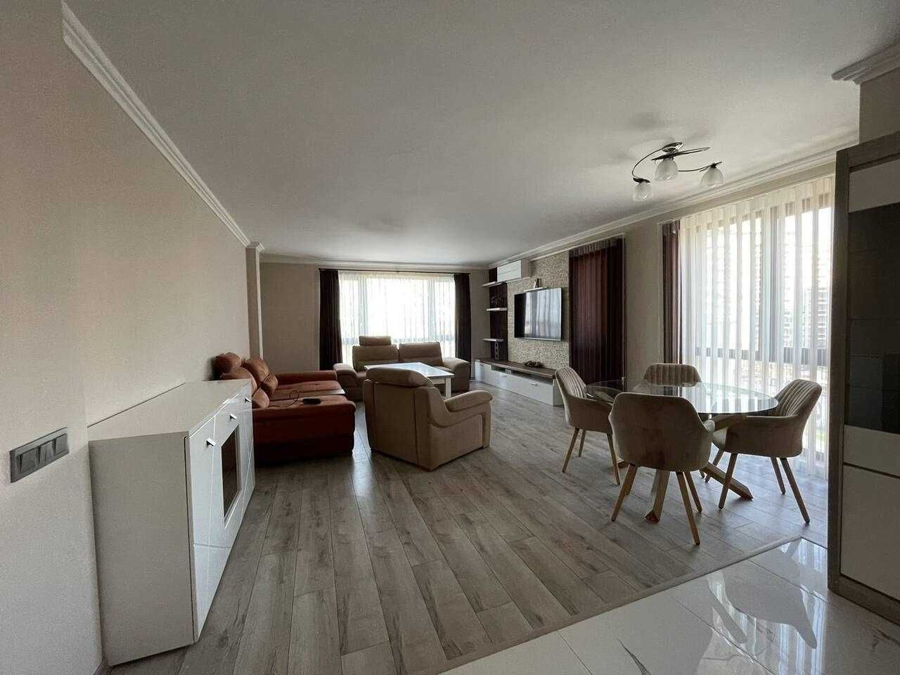 Продава се Тристаен апартамент в Пловдив, Христо Смирненски - 136 кв.м за 1800 €/кв.м - Снимка #2