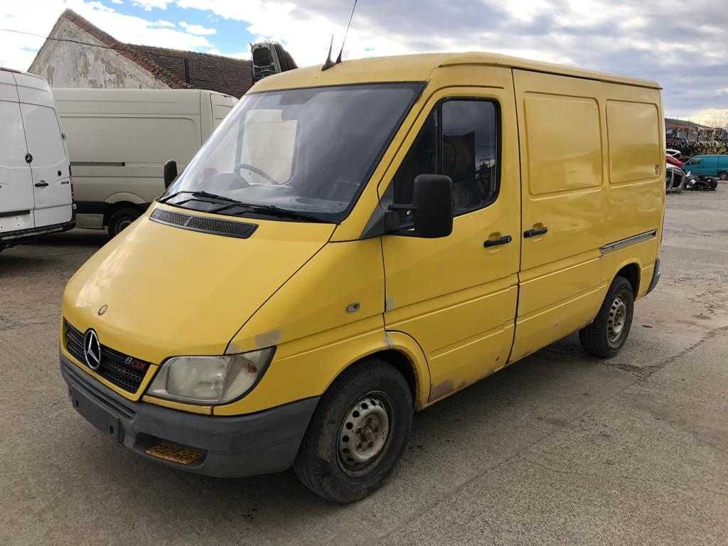 DEZMEMBREZ Mercedes SPRINTER 208 211 213 CDI 2 panouri 2003