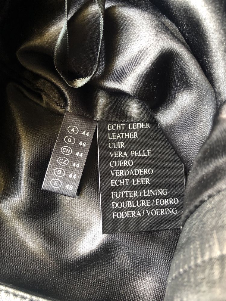 Pantaloni din piele,culoare neagra