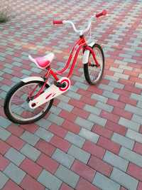 Vând bicicletă de fetițe 6-9 ani