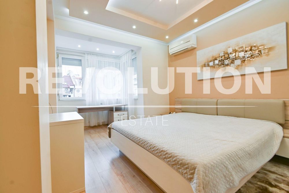 Тристаен апартамент в ж.к. Хиподрума.