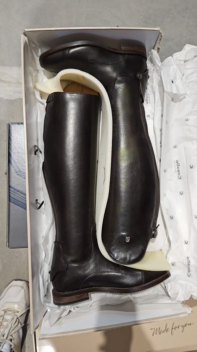 Vând cizme călărie