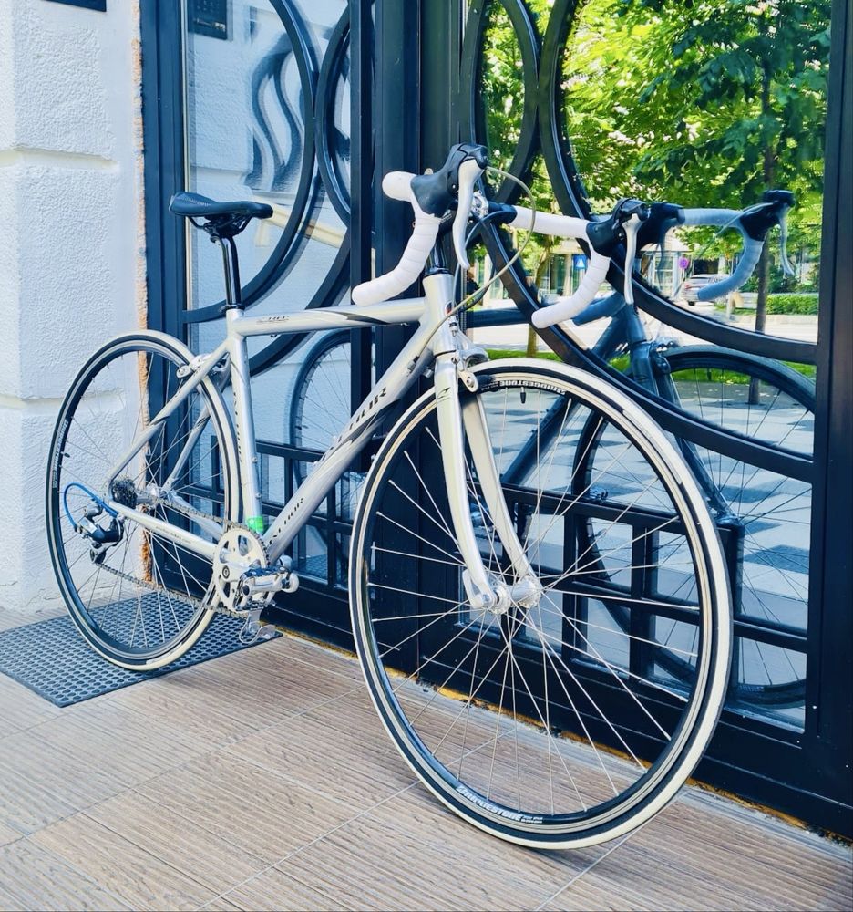 Bicicletă cursieră Anchor cu linie Shimano Sora