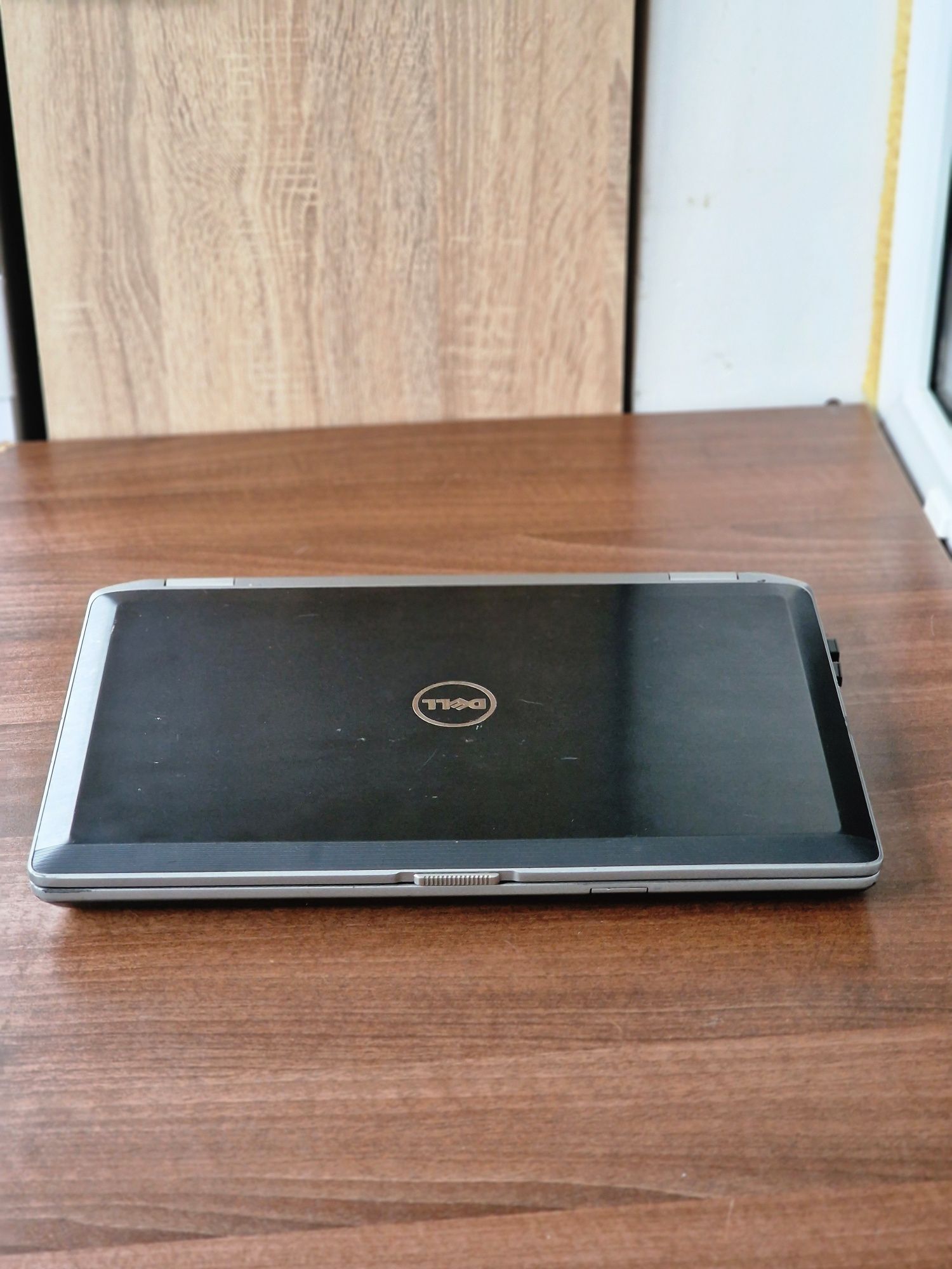 Laptop Dell 15.6" intel i3 6Gb Ram 320Gb baterie 1~2ore