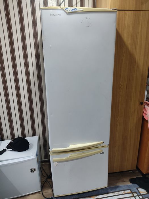 Продам холодильник