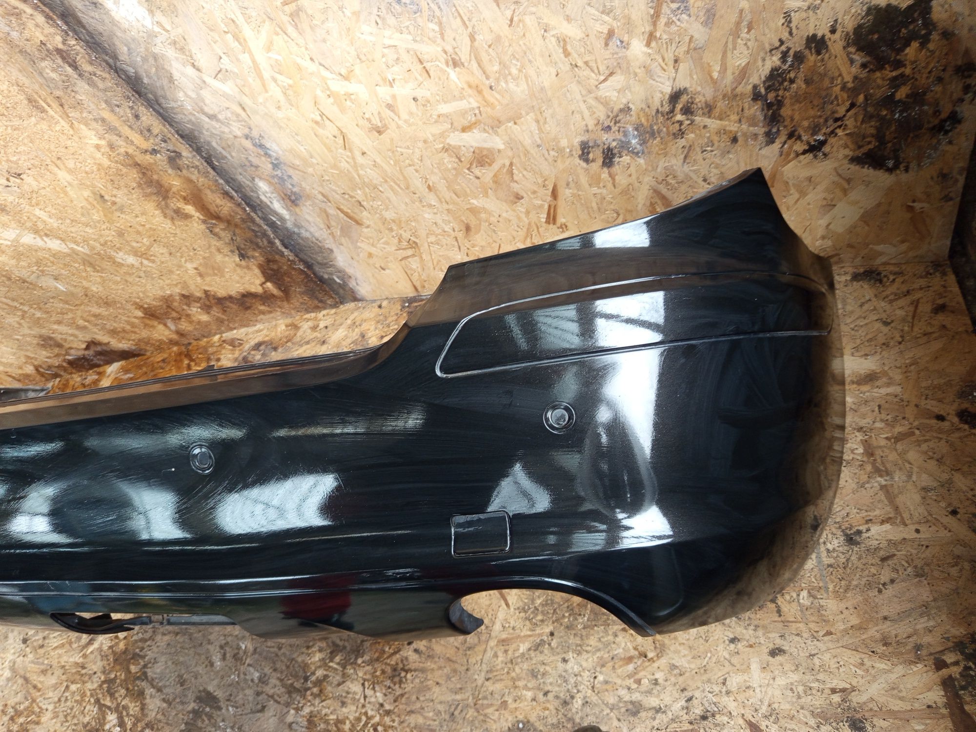 Mercedes W251 R class задна броня код на боята C197 obsidian black