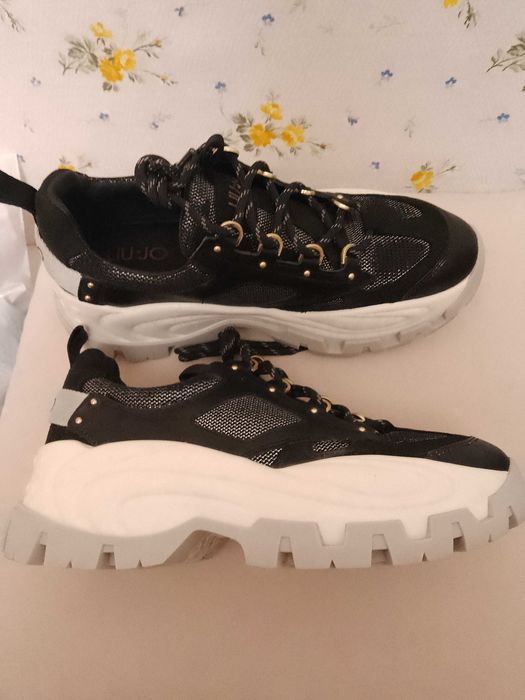 Liu Jo Wave черни сникърси на платформа