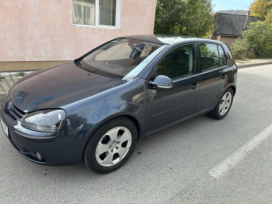 Am de vazare golf 5 in stare foarte buna mai multe la tel