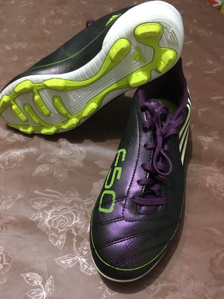 Оригинални ф бутонки  Adidas F50