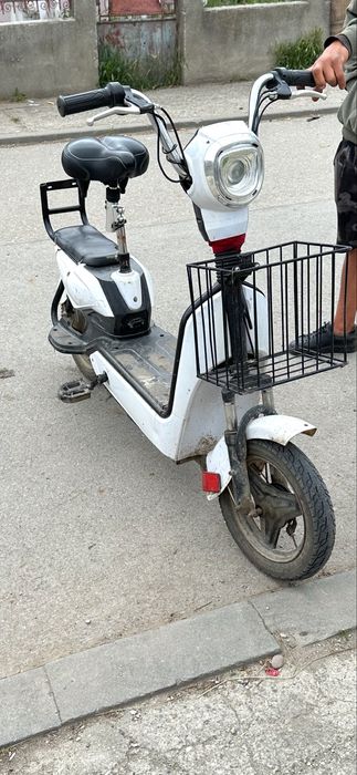De vanzare scuter electric ff bn funtionaza fff bn