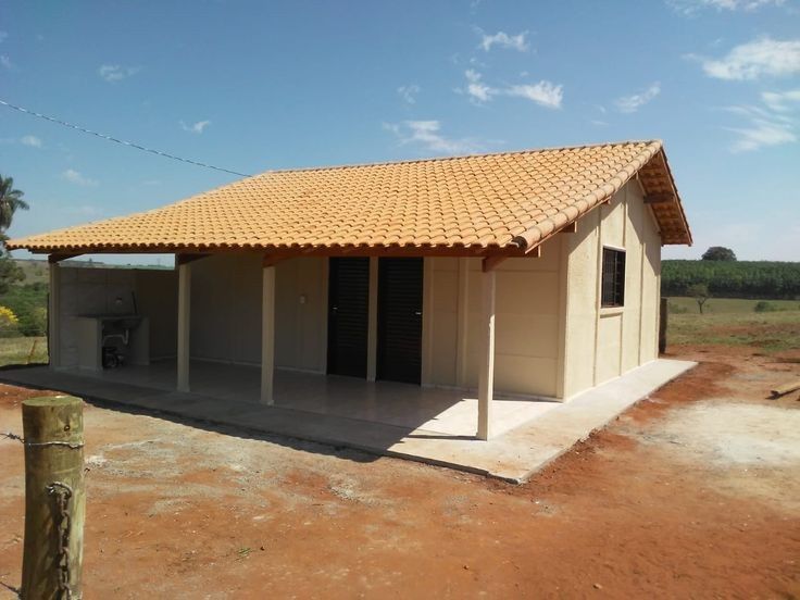 vand case pe structura metalica