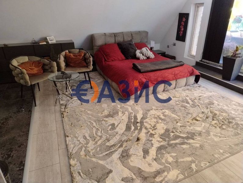 Мезонет с огромна тераса в затворен комплекс в Слънчев Бряг, България