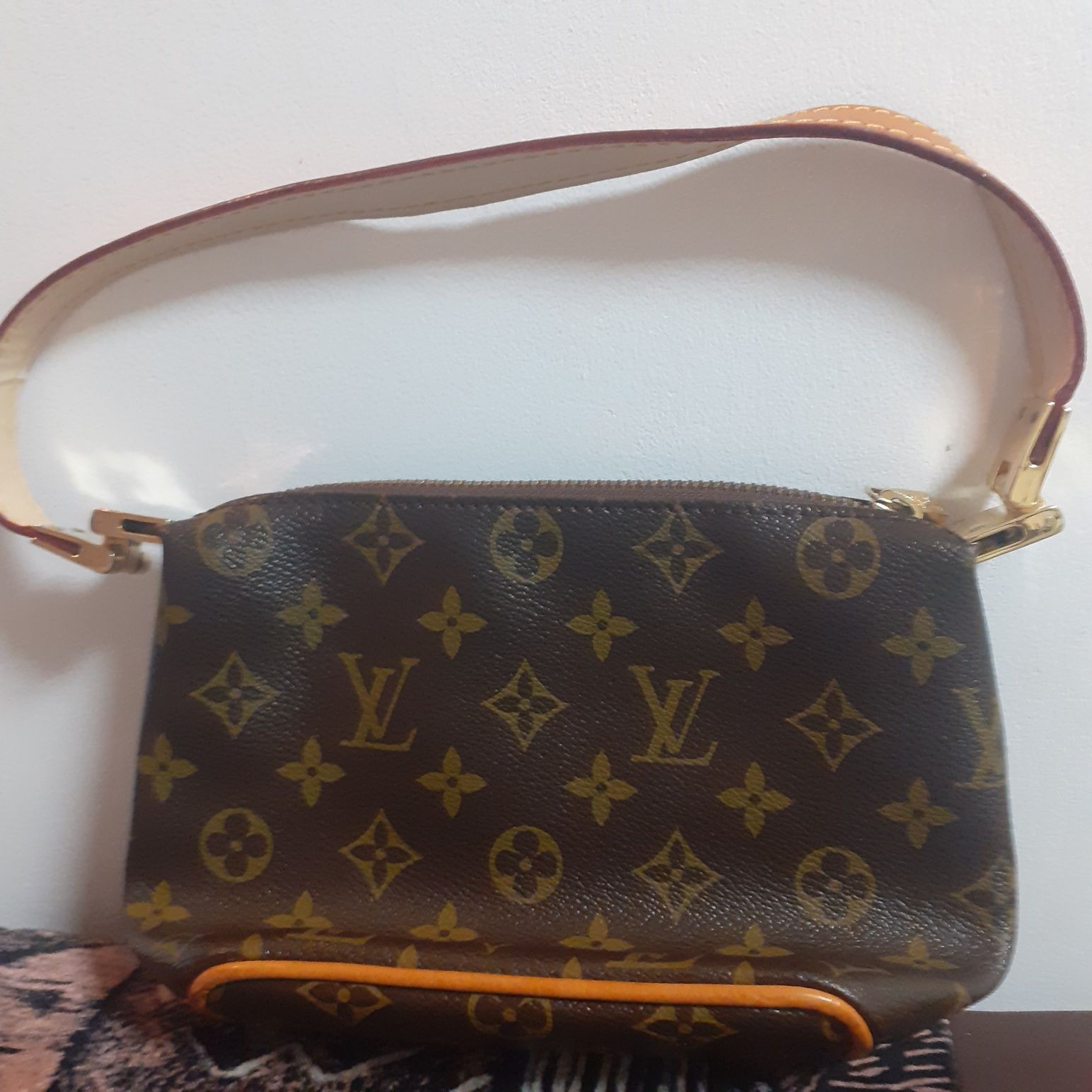 Чанта Louis Vuitton