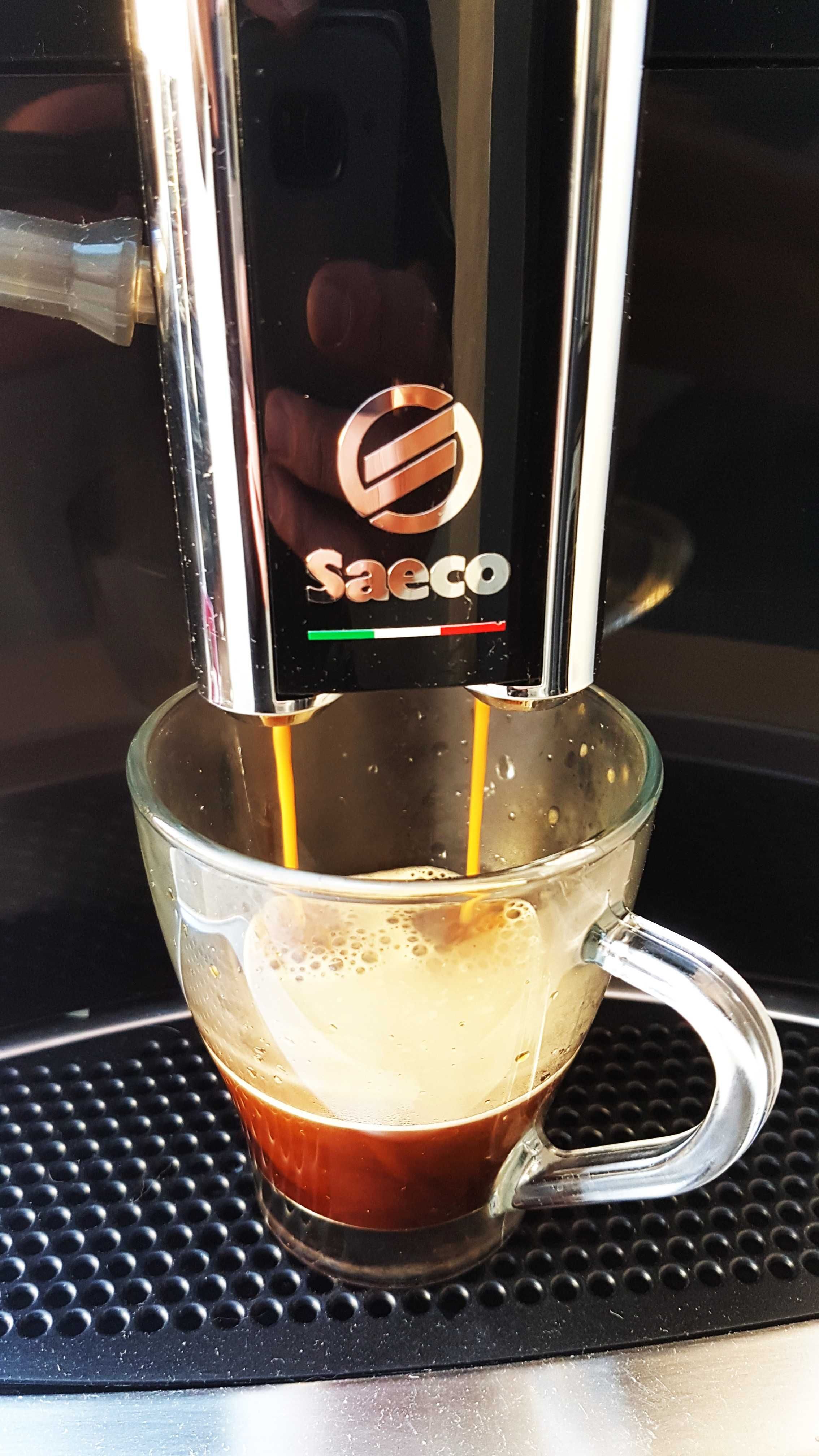 Espressor automat Saeco Xelsis 7580 cu 12 bauturi cu cafea diferite