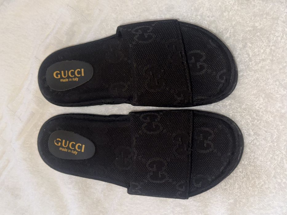 Slapi cu platforma Gucci
