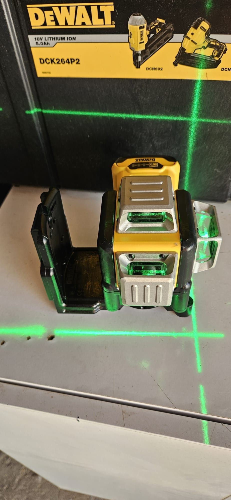 Laser Dewalt DCE 089G 3×360° verde