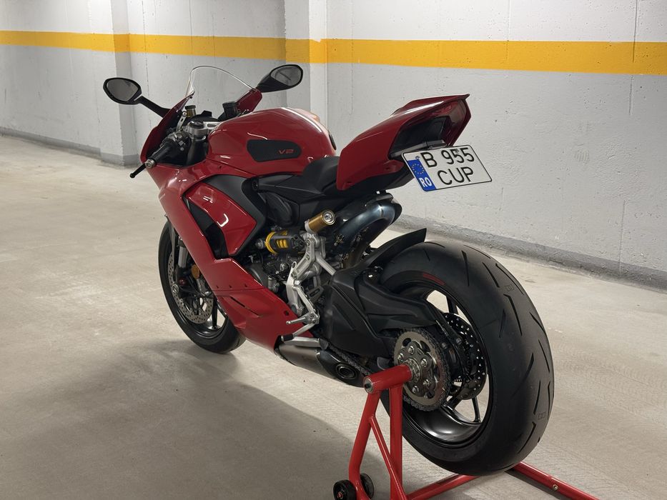Ducati Panigale V2 2025