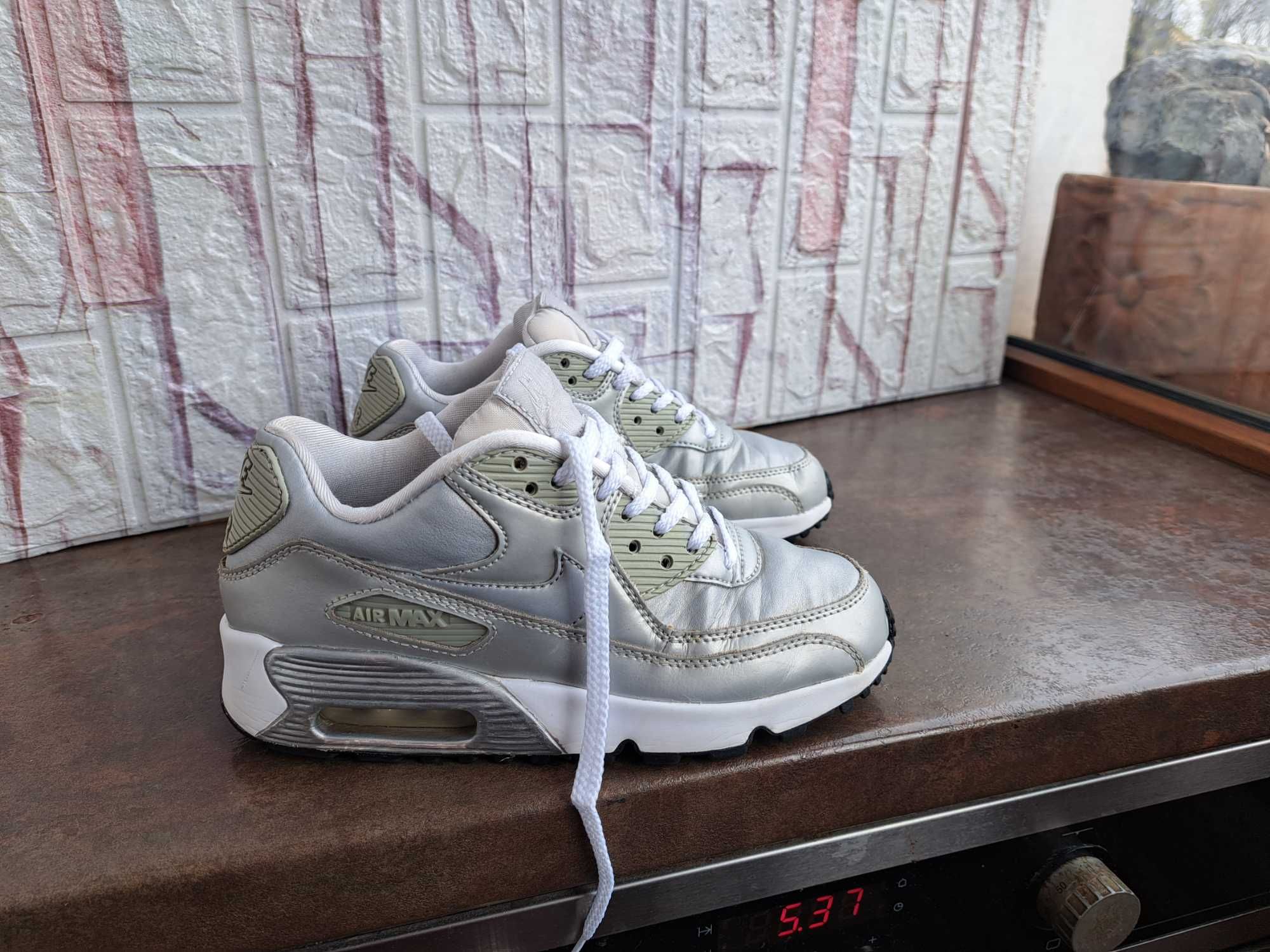 детски маратонки,кецове,спортни обувки,Nike Air Max,номер 35,5за момич
