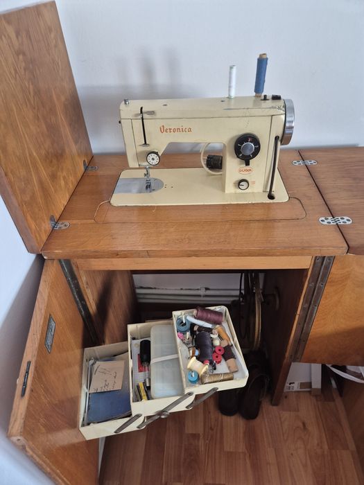 Masina de cusut Veronica