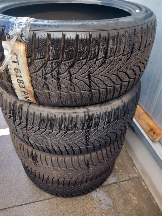 Nexen 225/40 R18 зимни гуми