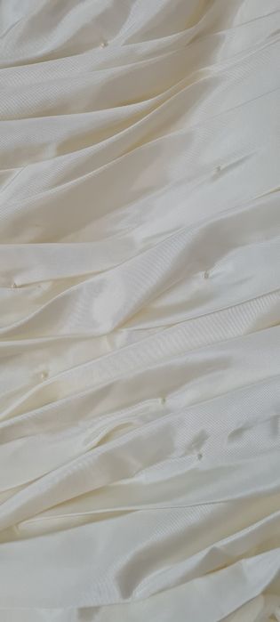 Rochie mireasa avorio