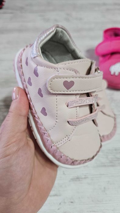 Papucei de piele fetita(marime 20)