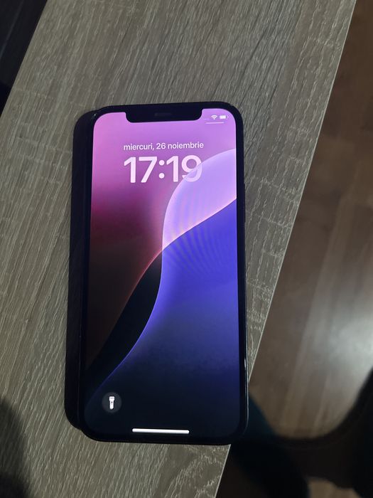 Iphone 12  cu 87 la suta baterie