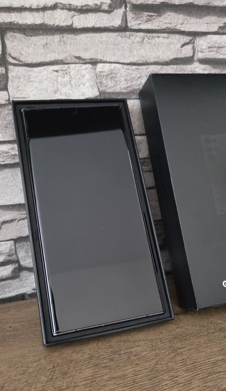 Телефон Samsung Galaxy S23 Ultra
