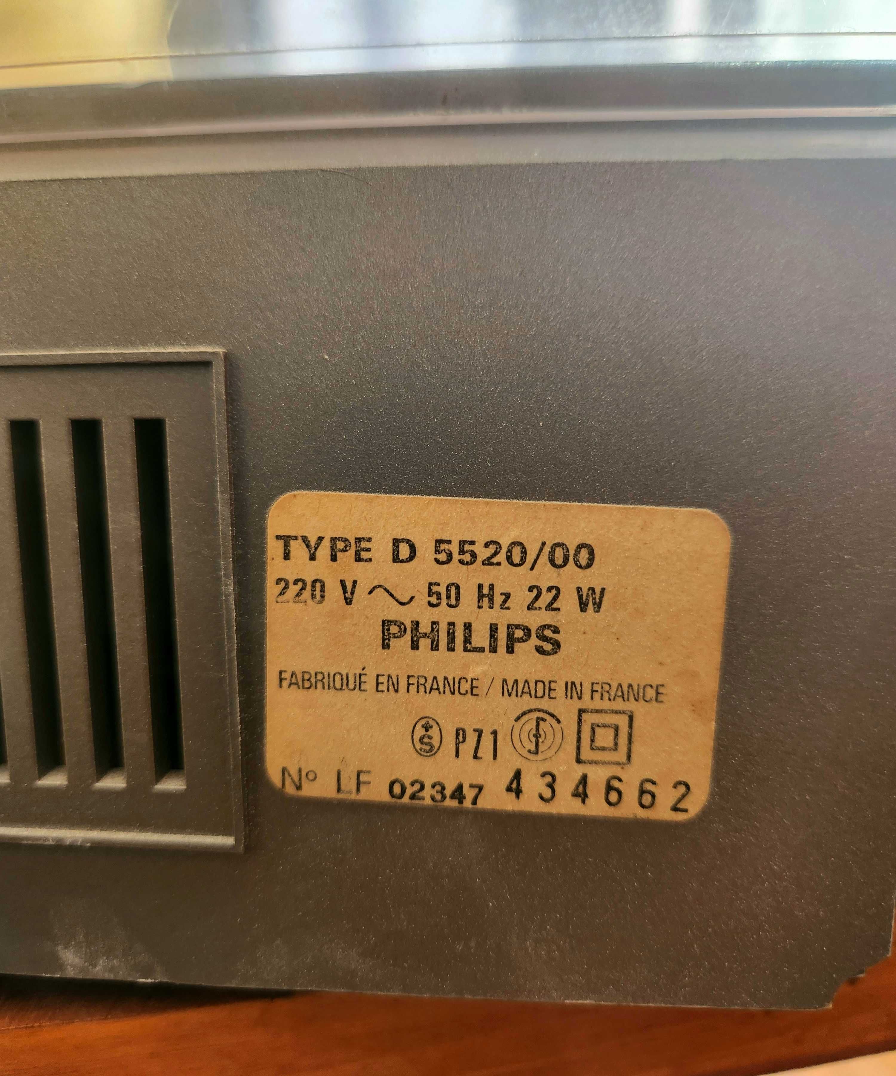 Ретро модел дек и грамофон PHILIPS