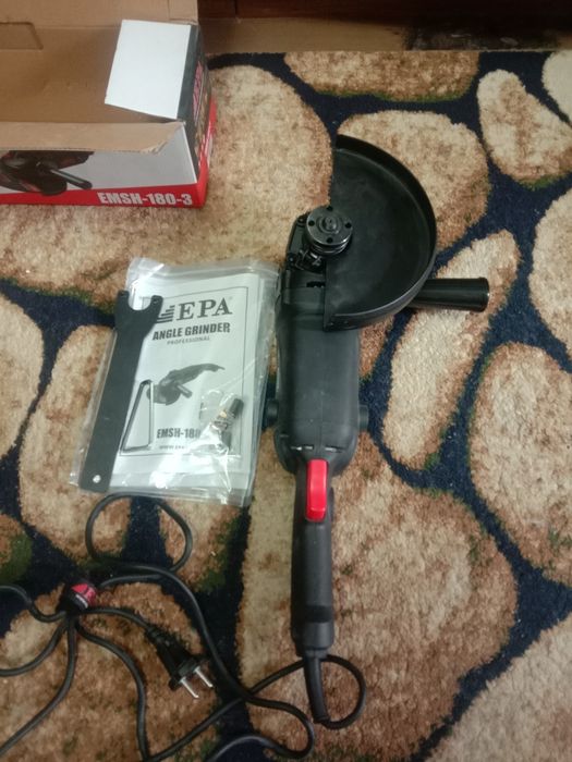 болгарка EPA в полном комплекте.