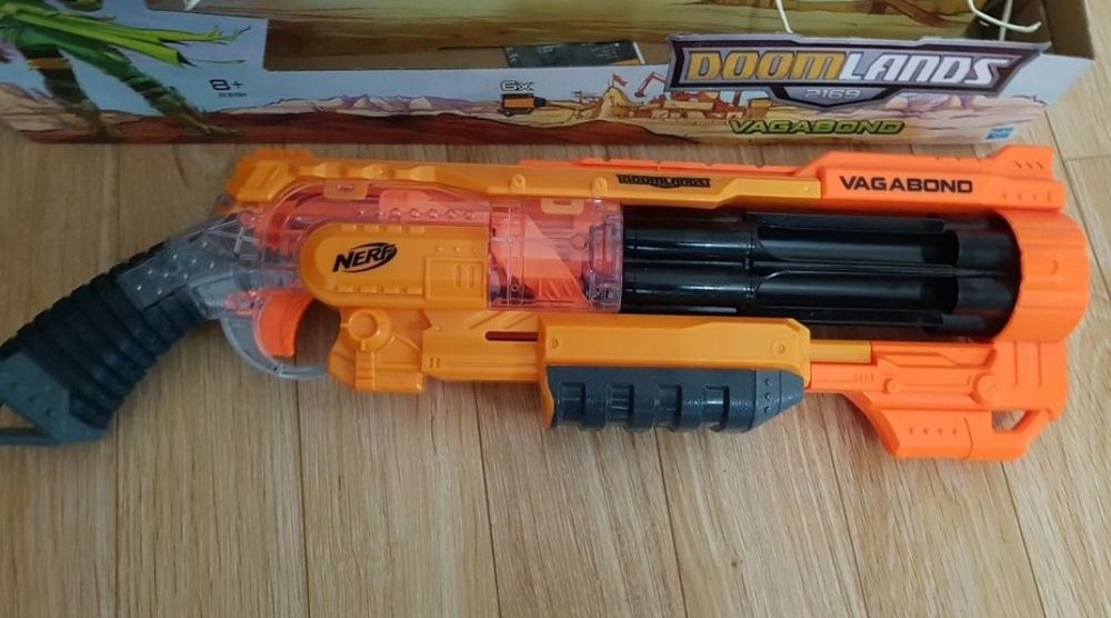 Jucărie Nerf,  Doom Lands