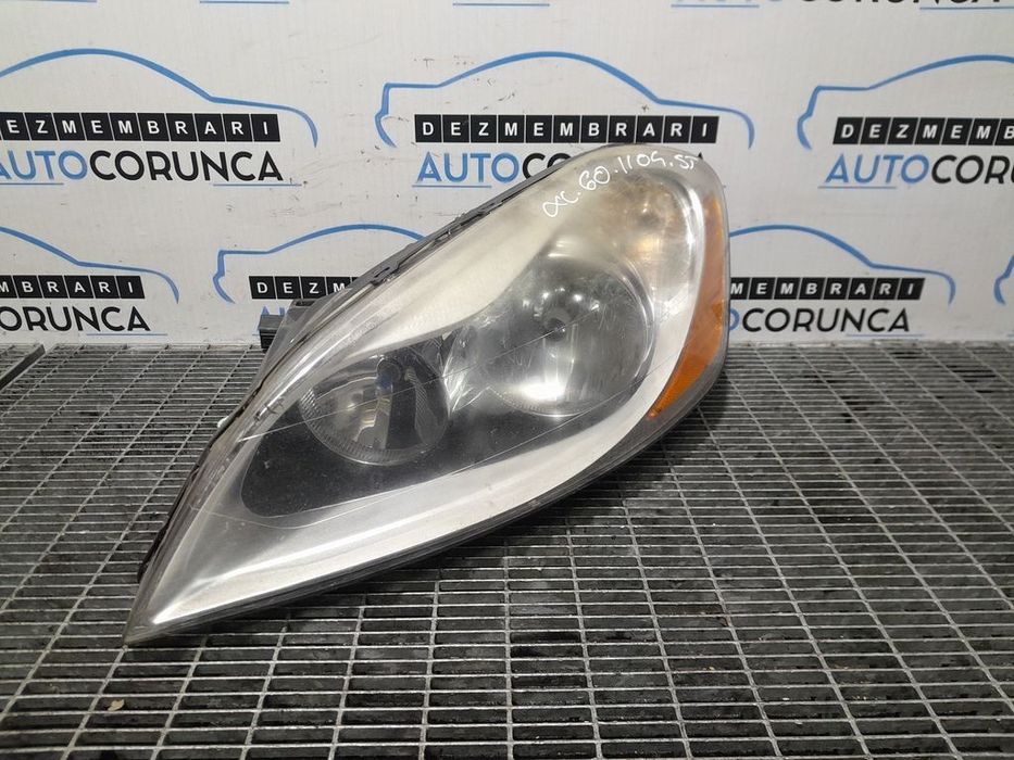 Far Stanga Volvo XC60 2008 - 2013 SUV 4 Usi (1104) Fara xenon 30763145