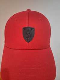 Ferrari кепка красная