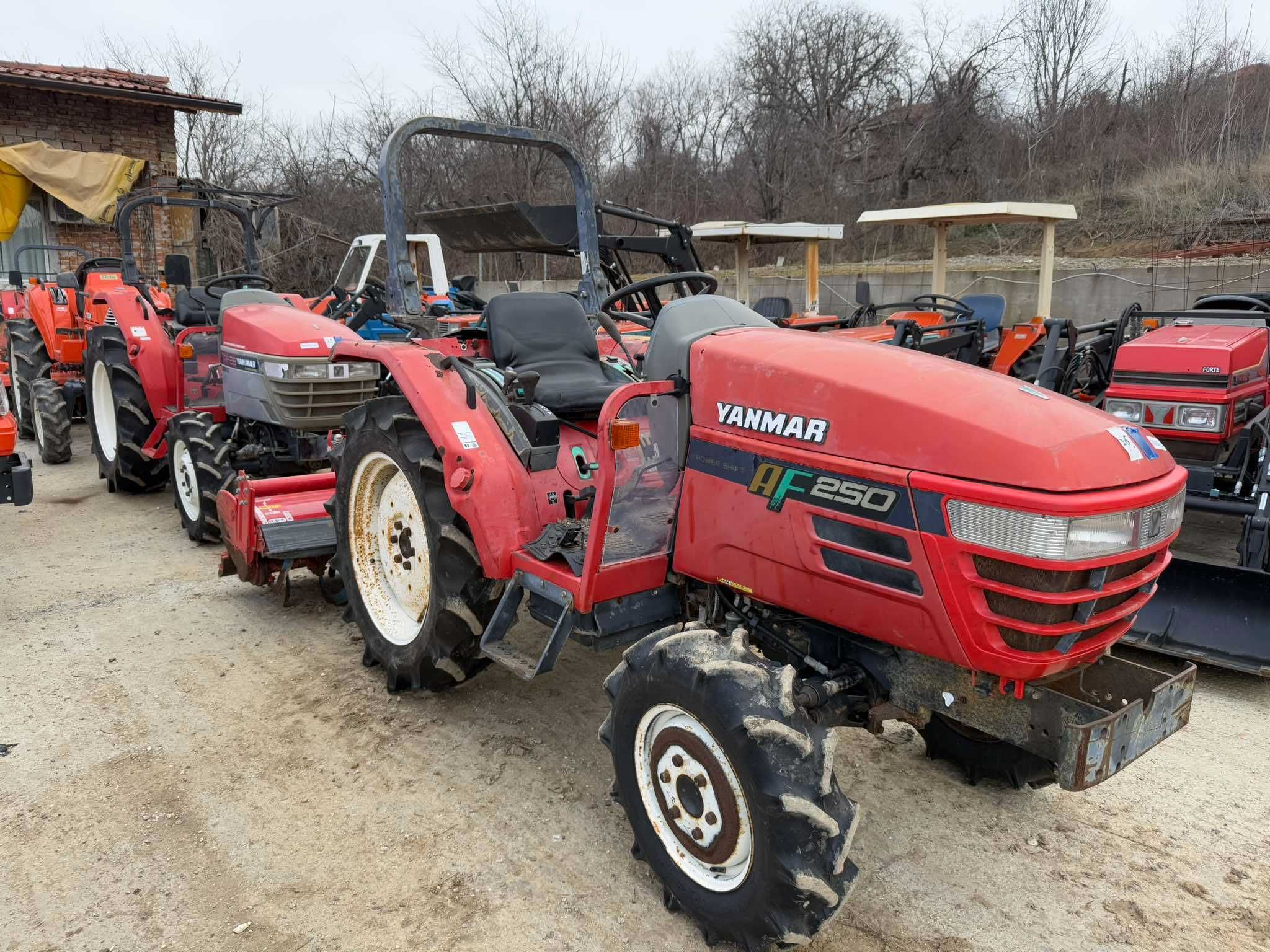 Трактор YANMAR AF250 4x4