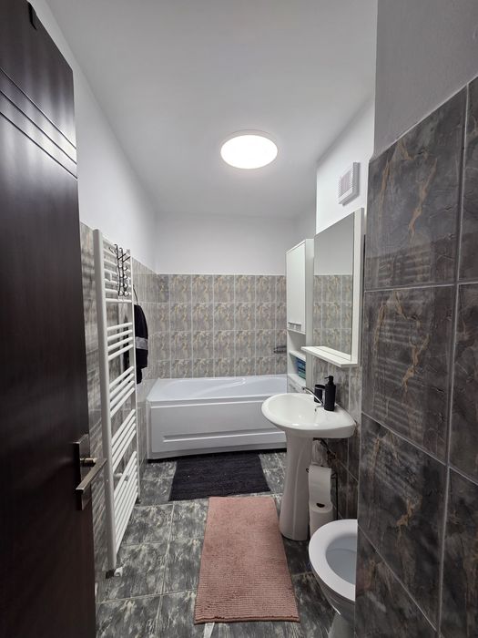 Apartament 2 camere complet renovat 2025, Zona Nord – mobilat & utilat