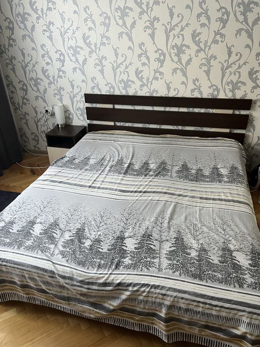 Спалня с матрак и нощни шкафчета – 160/200 см