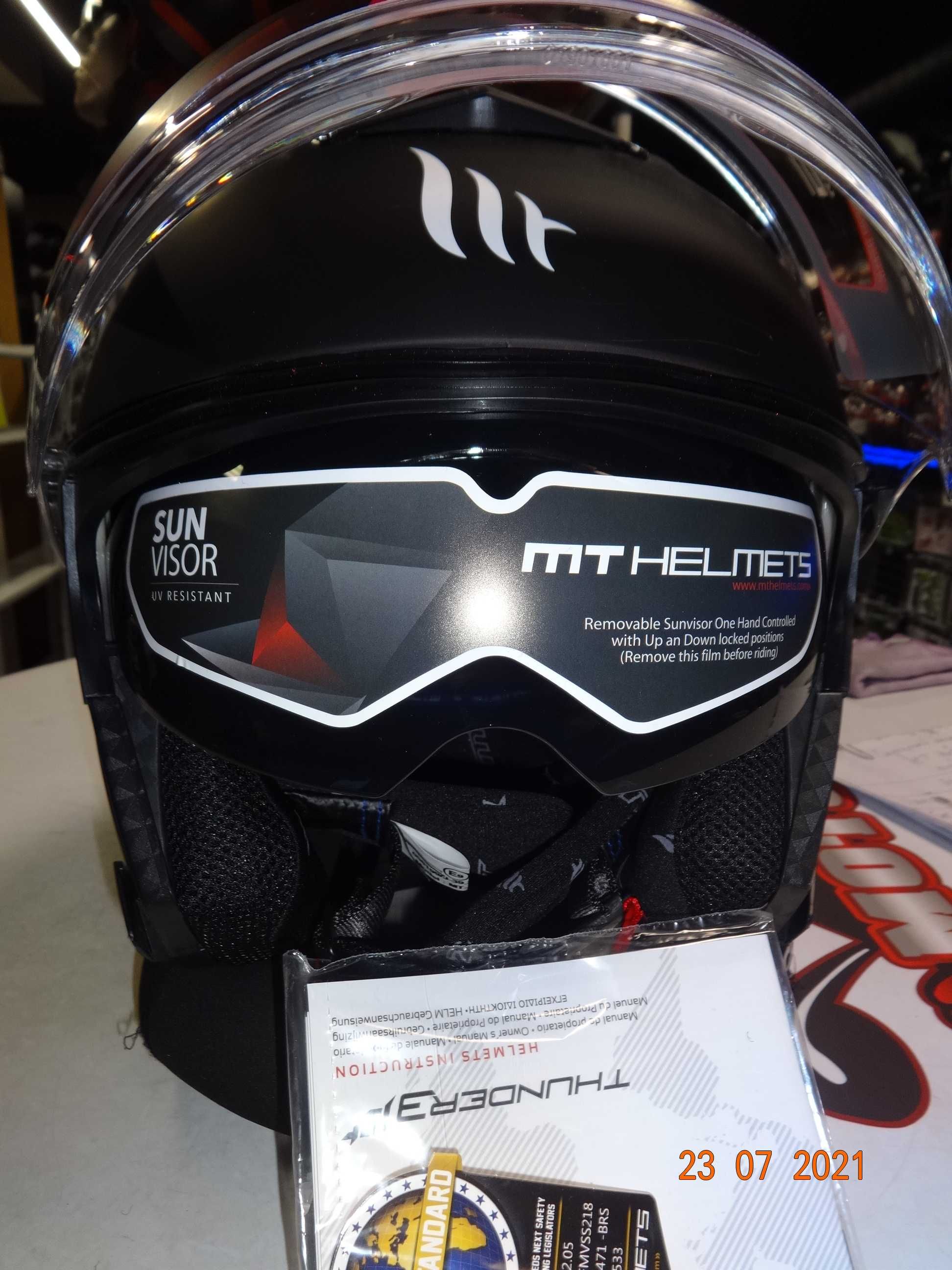 НОВО! Kаскa MT Helmets Thunder SV мото скутер мотор градска чопър