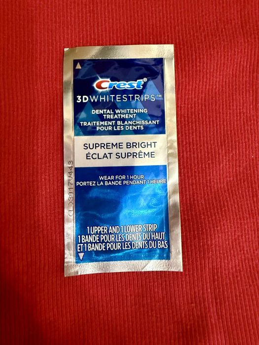 Benzi albire dinti Crest Supreme