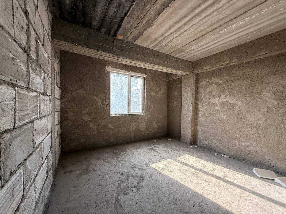 4х комнатная квартира 110кв/м в состоянии коробки по ул.М.Улугбека