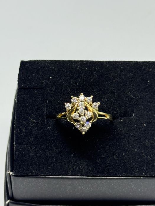 красив златен дамски пръстен 3гр 14к 585