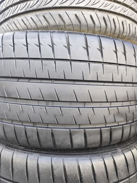 255-40-R20 Michelin