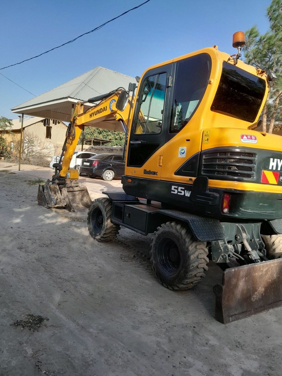 Ekskavator HYUNDAI 55I Sotiladi