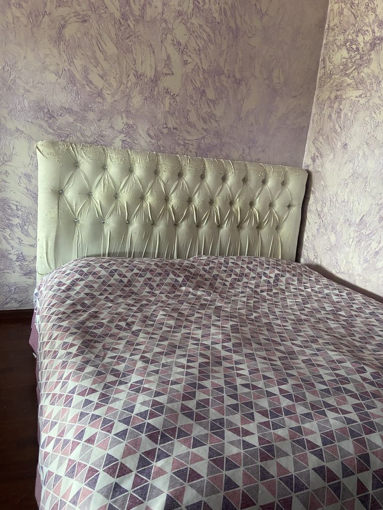 Кровать.   Большач