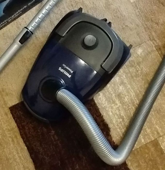 Aspirator Philips cu sac