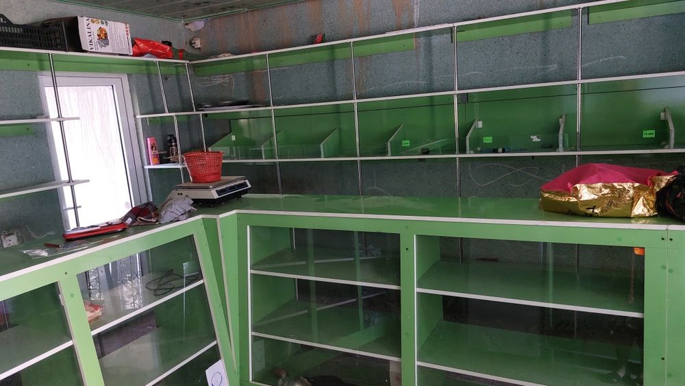 Магазинга мебел сотилади